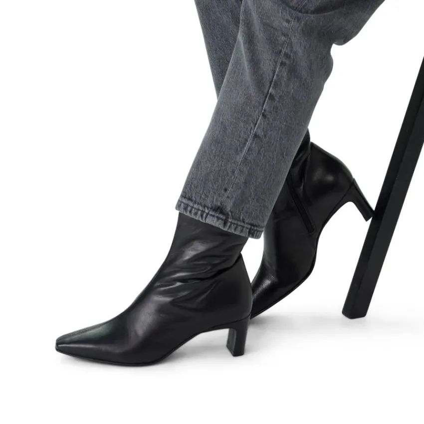 Manfield Zwarte leren enkellaarsjes met hak^DAMES Enkellaarsjes