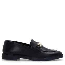 Manfield Zwarte leren loafers met goudkleurig detail^DAMES Loafers