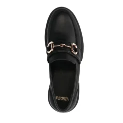 Manfield Zwarte leren loafers met goudkleurig detail^DAMES Loafers