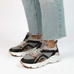 Manfield Zwarte leren sneakers met mesh details^DAMES Sneakers