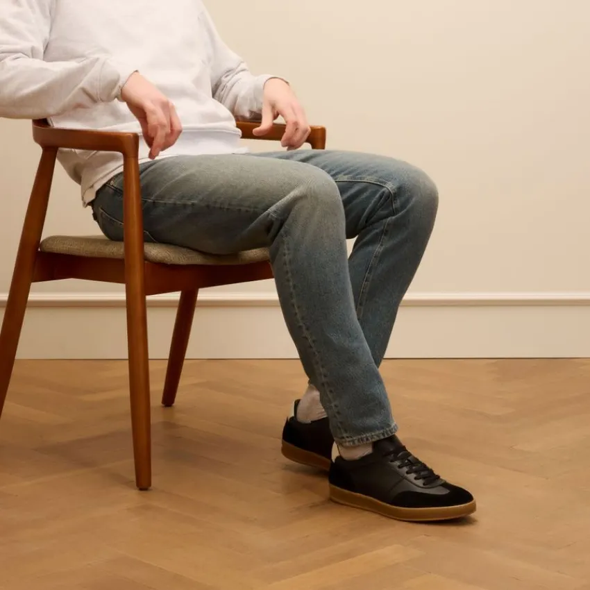 Manfield Zwarte leren sneakers met suède details^Heren Sneakers