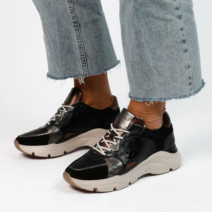 Manfield Zwarte leren sneakers met suède details^DAMES Sneakers