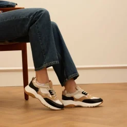 Manfield Zwarte leren sneakers met suède details^DAMES Sneakers