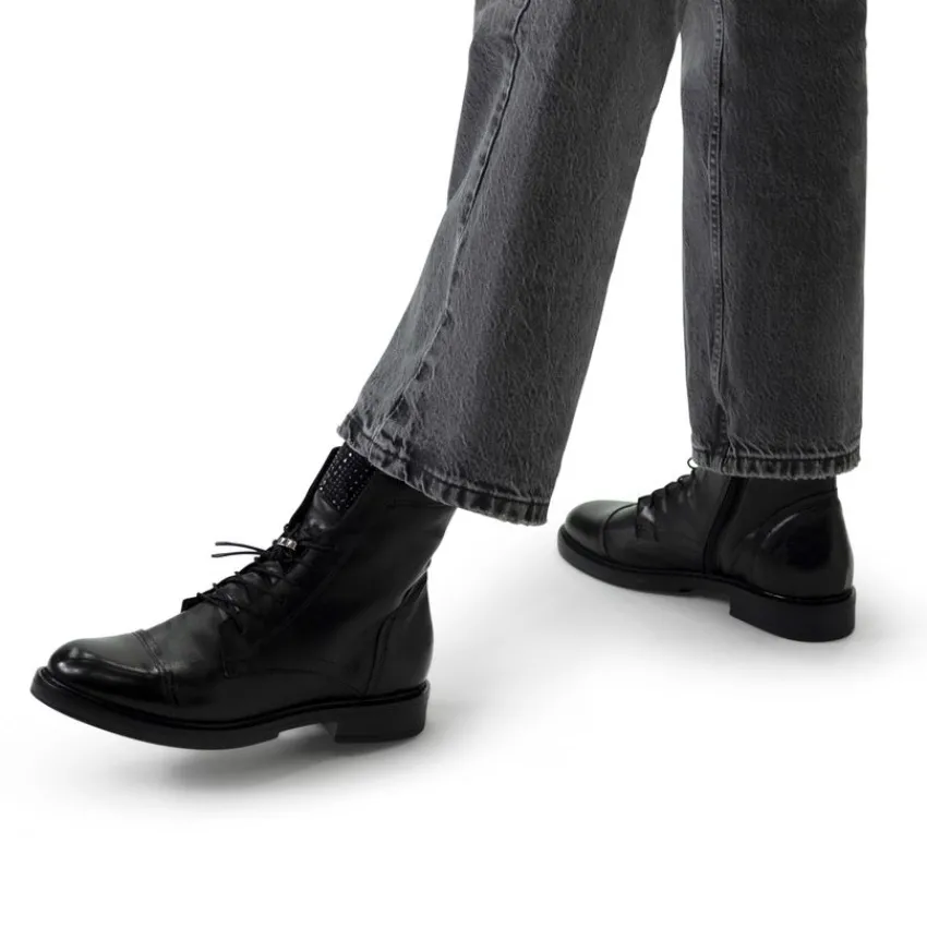 Manfield Zwarte leren veterlaarsjes^DAMES Enkellaarsjes