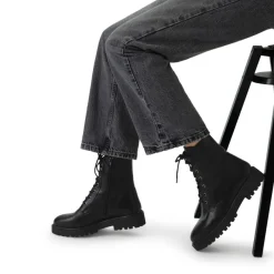 Manfield Zwarte leren veterlaarsjes^DAMES Enkellaarsjes