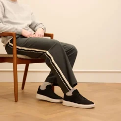 Manfield Zwarte nubuck sneakers^Heren Sneakers