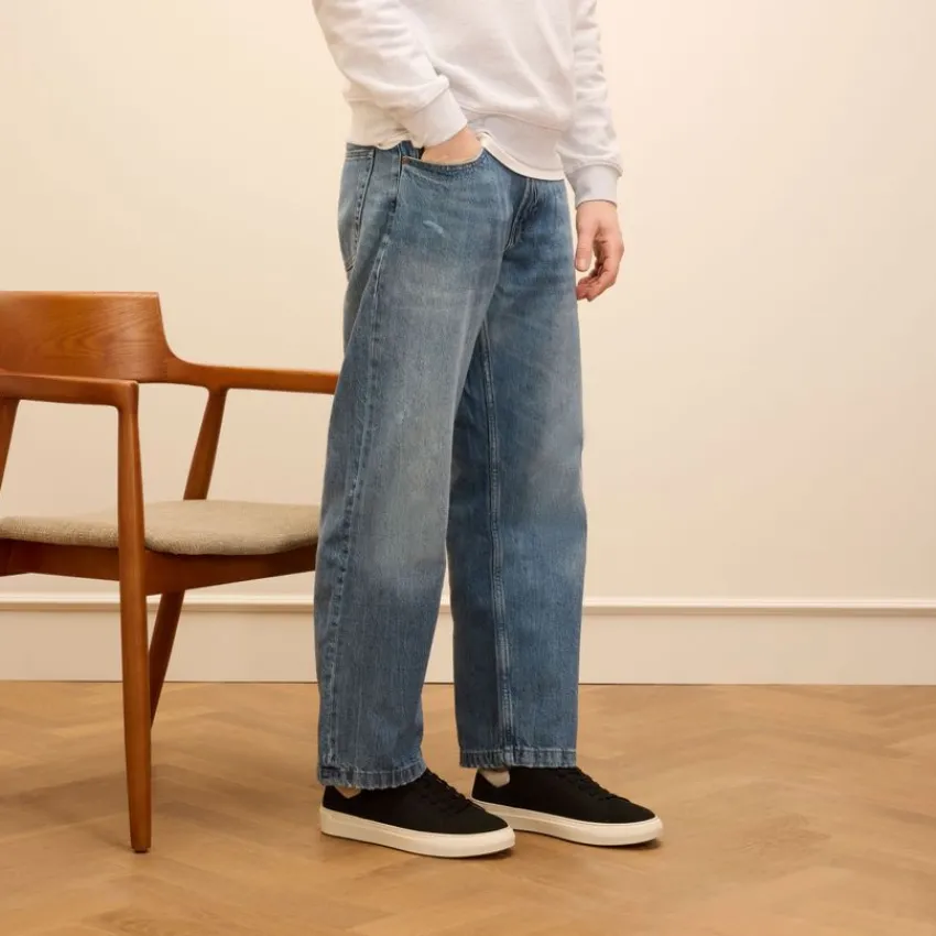 Manfield Zwarte nubuck sneakers met grijze details^Heren Sneakers